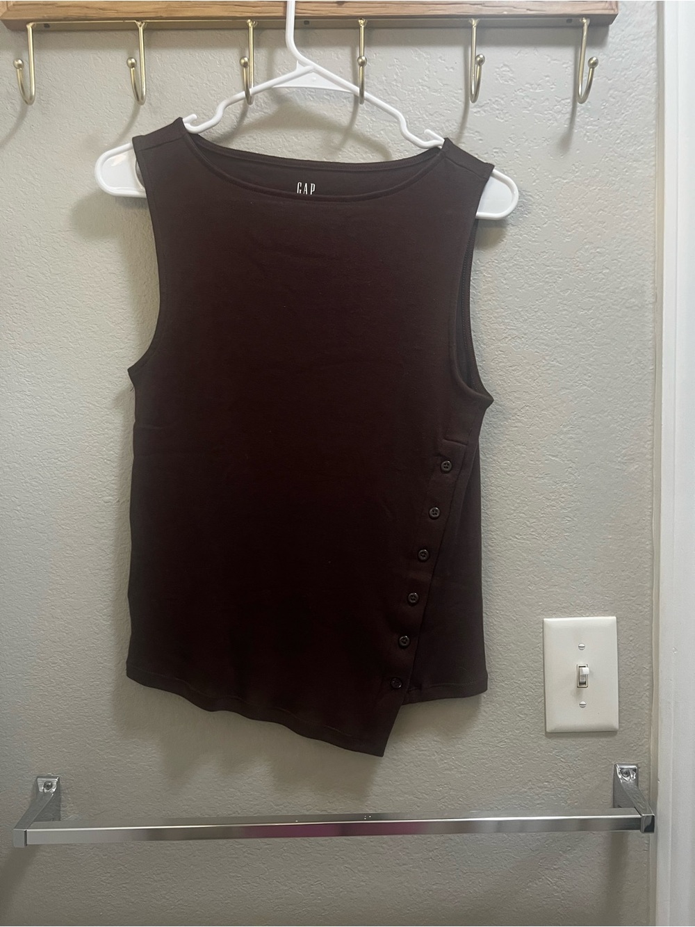 GAP Black Sleeveless Side-Button Tank